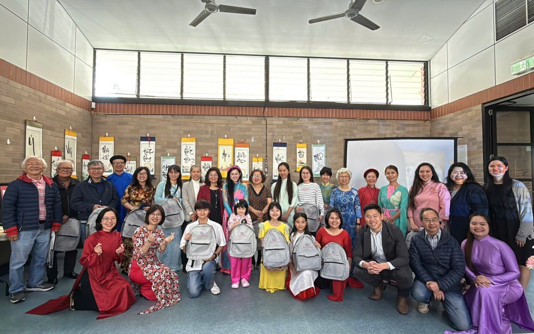 越南書法工作坊學員展出結業作品 公眾投票評選頒發多個獎項與證書