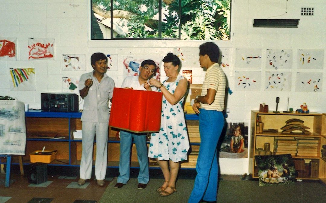 齊心迎挑戰  迎難更向上 —  記華人服務社成立45週年點滴（中）